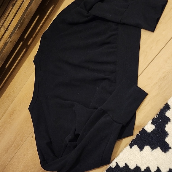 Black Crewneck Sweatshirt, womens large - Picture 5 of 5